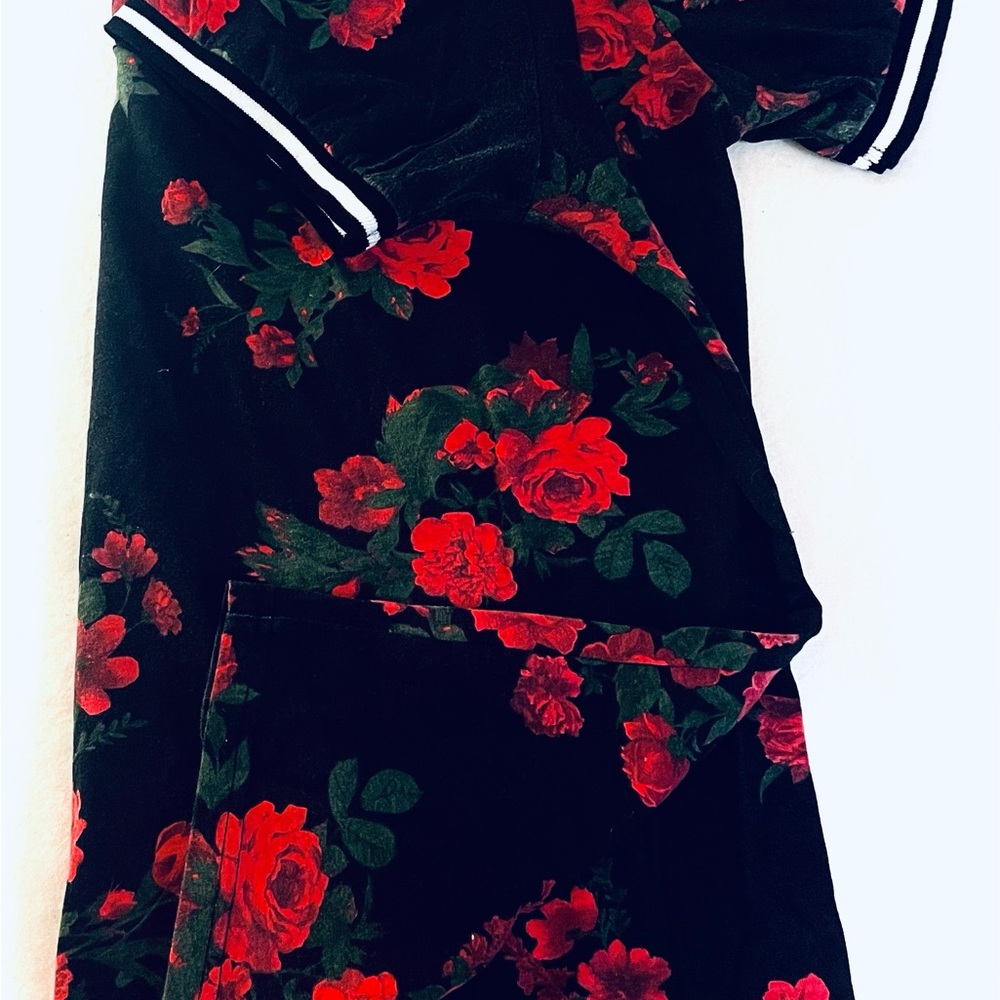 Rose Print Ringer Tee - Picture 7 of 9